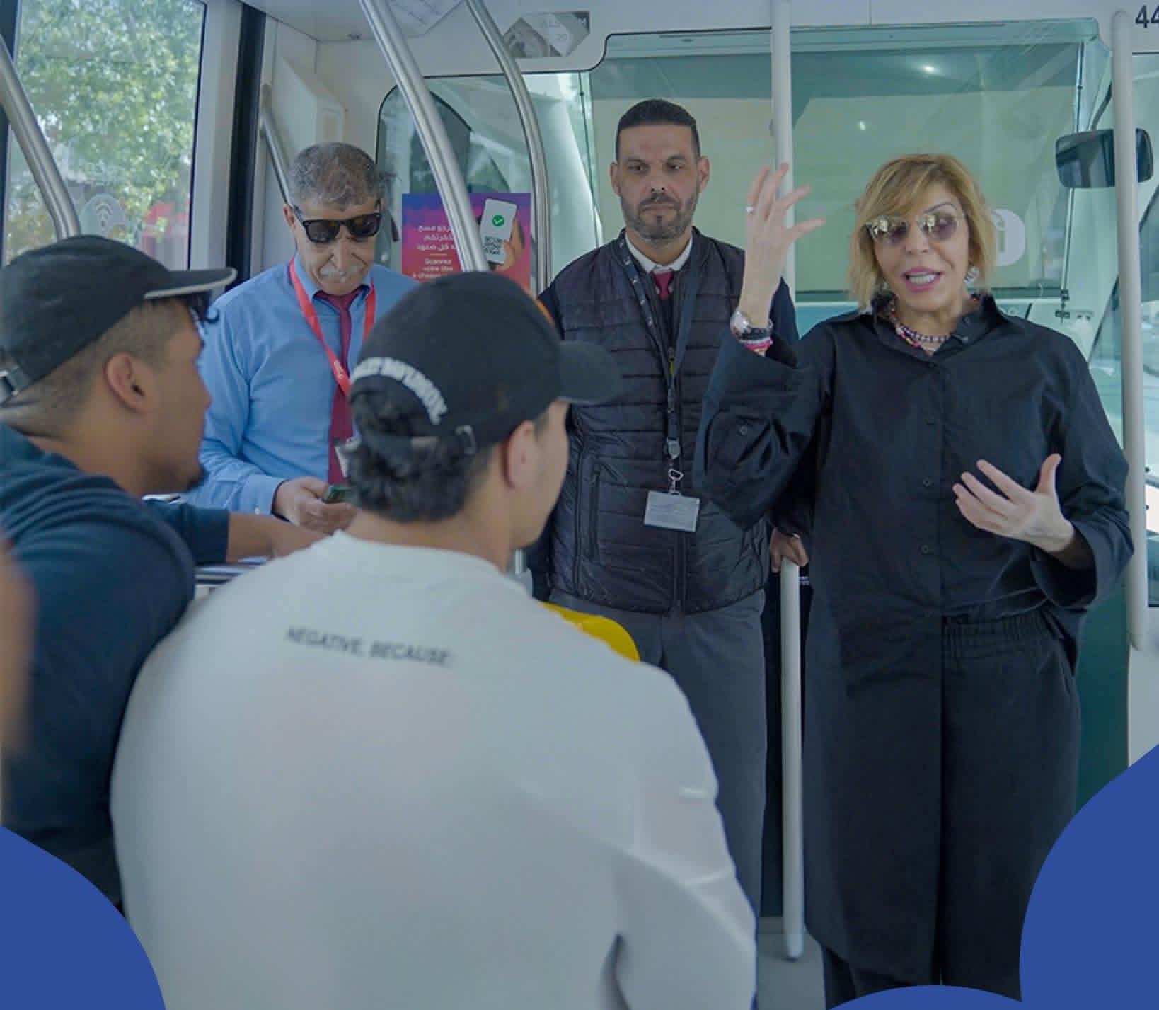 حملة “اقرأ توصل” تنطلق داخل عربات الطرامواي بمشاركة لطيفة أحرار