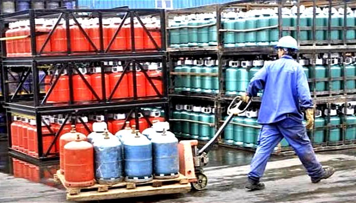 تعليق مؤقت لقرار توقف توزيع غاز البوتان بعد فتح باب الحوار مع السلطات