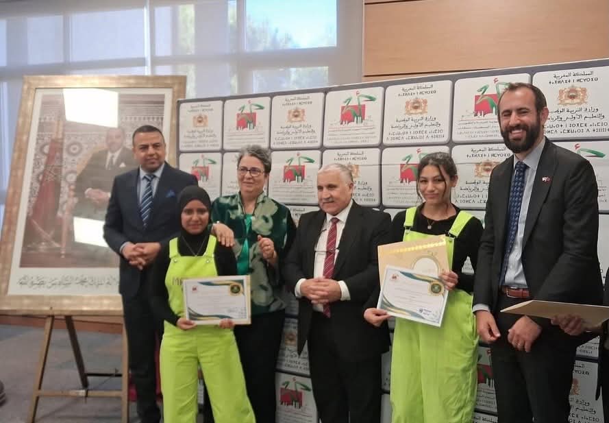 فريق ماتريكس المغربي يحصد جائزة دولية في الروبوتات بتركيا